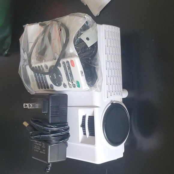 RCA MINI HOME THEATER TV PROJECTOR - Picture 6 of 7